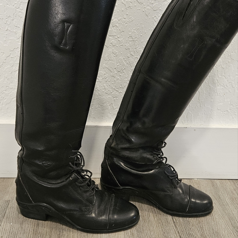 Equestrian tall riding boots